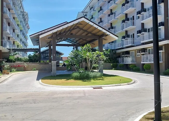 & Fly At Amani Grand Residences 3 Guests 5-min Airport Pool Fast Wifi Netflix アパート *