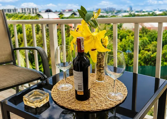 & Fly At Amani Grand Residences 3 Guests 5-min Airport Pool Fast Wifi Netflix
