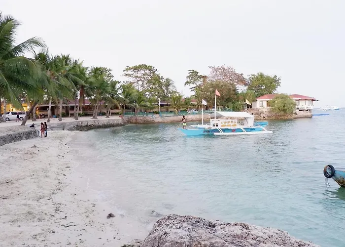 アパート & Fly At Amani Grand Residences 3 Guests 5-min Airport Pool Fast Wifi Netflix マクタン
